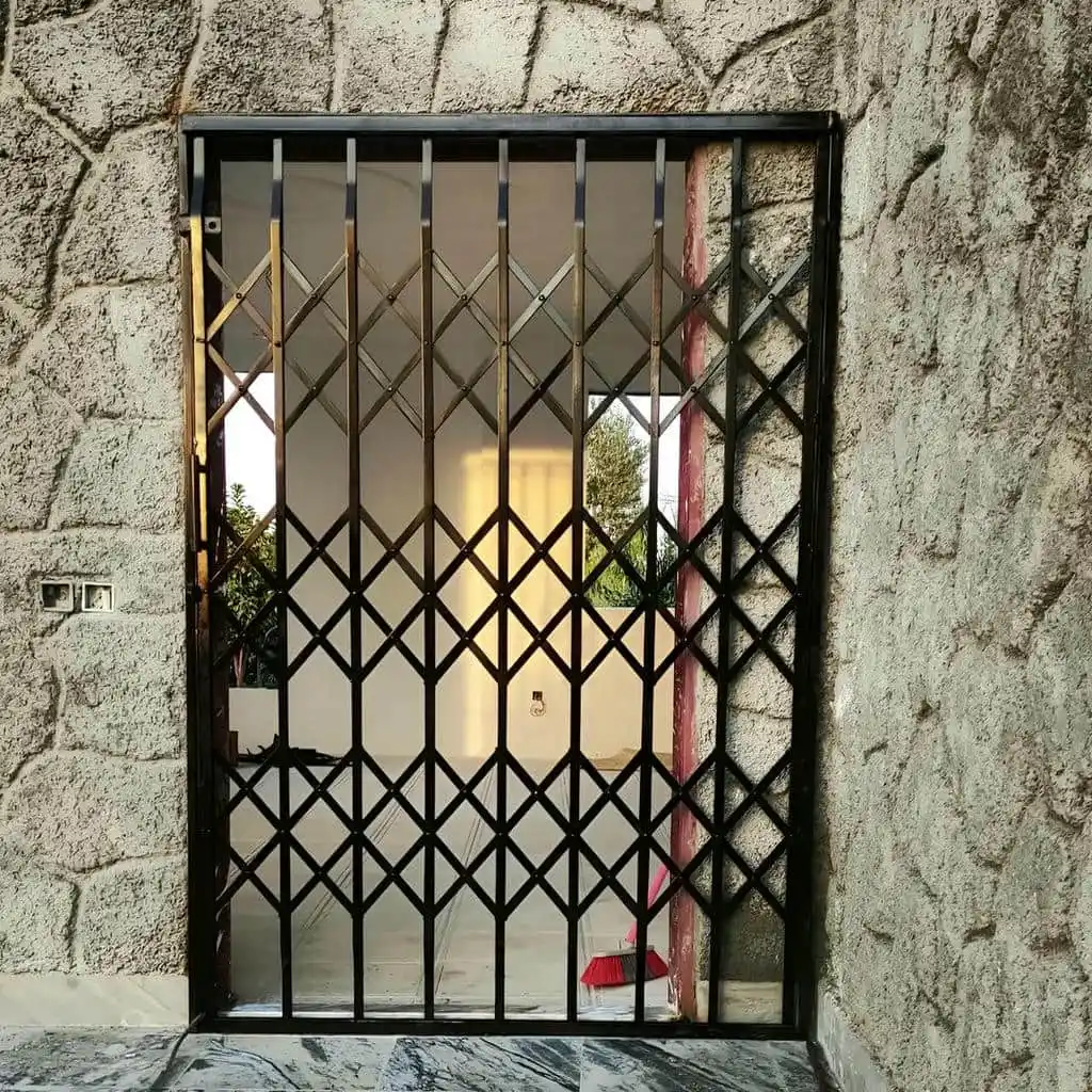 امنیت درب آکاردئونی در بندر عباس