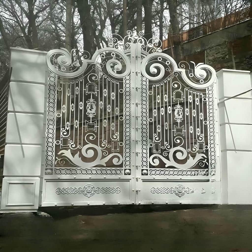 درب حیاط آهنی در بندر عباس