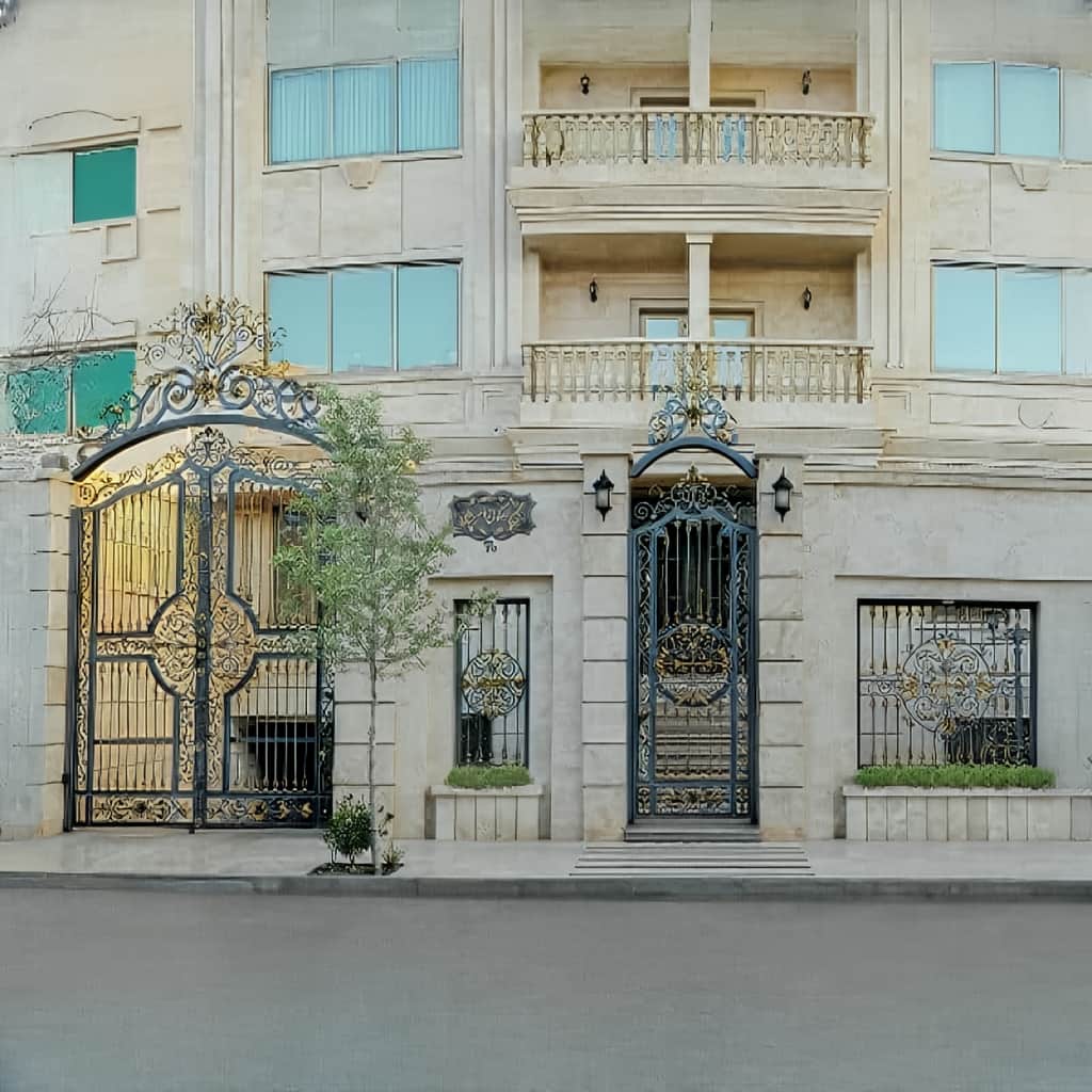 درب استریا مدرن در بندر عباس