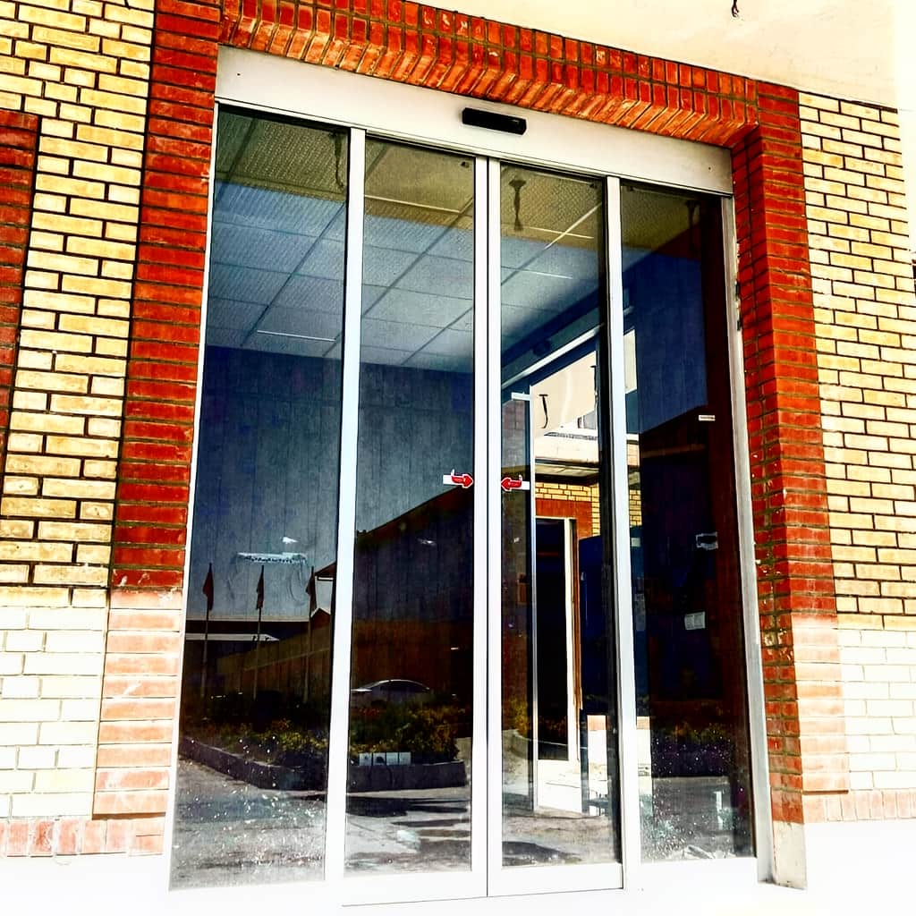 تعمیر موتور درب شیشه ای اتوماتیک در بندر عباس