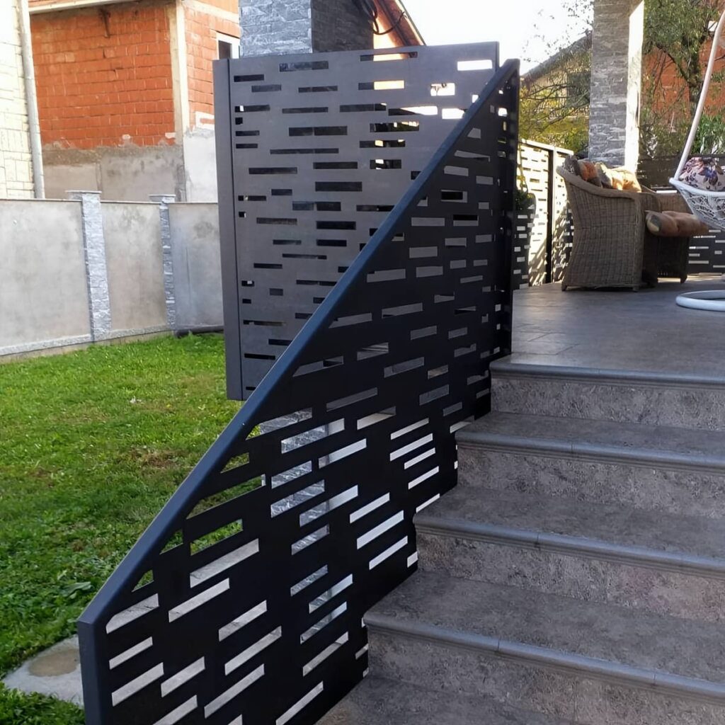 نصب نرده سی ان سی راه پله در بندر عباس