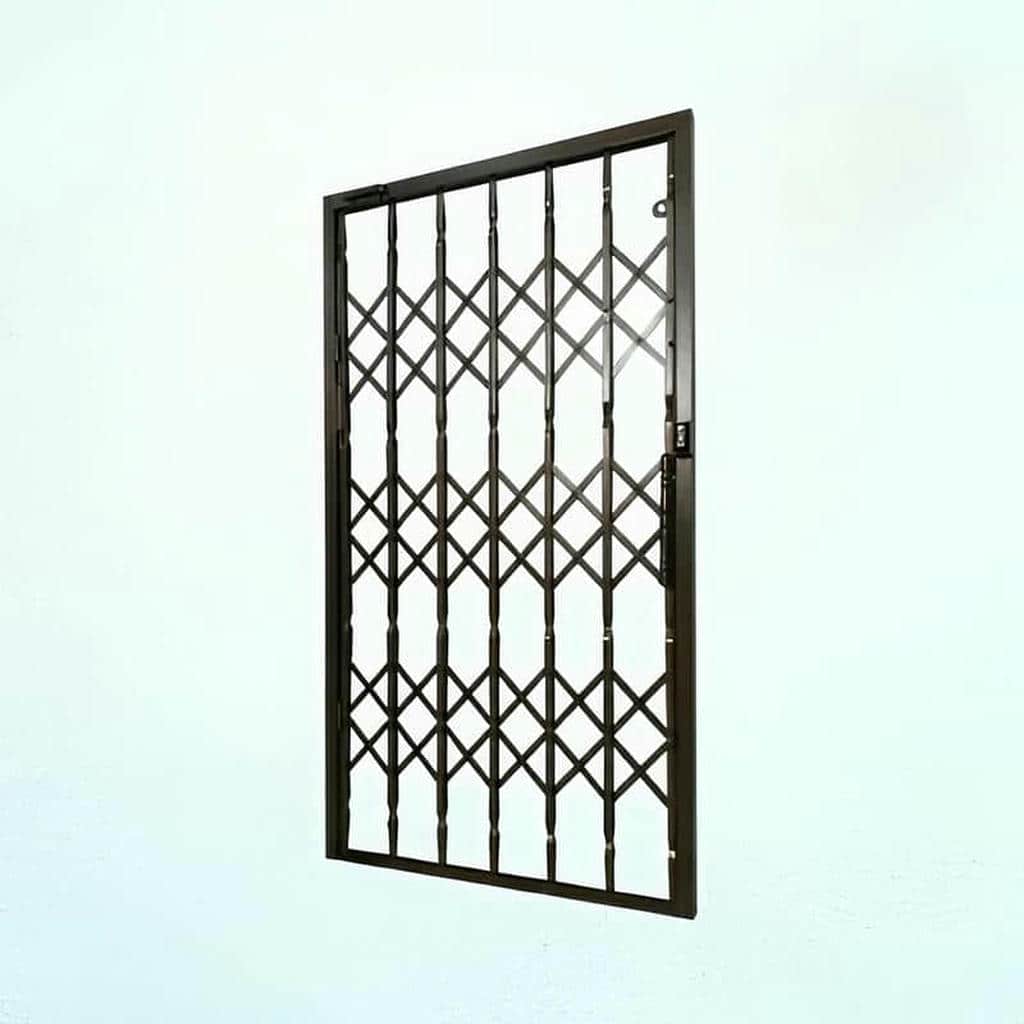 سفارش درب آکاردئونی سه گل تسمه مناسب ورودی مسکونی در بندر عباس