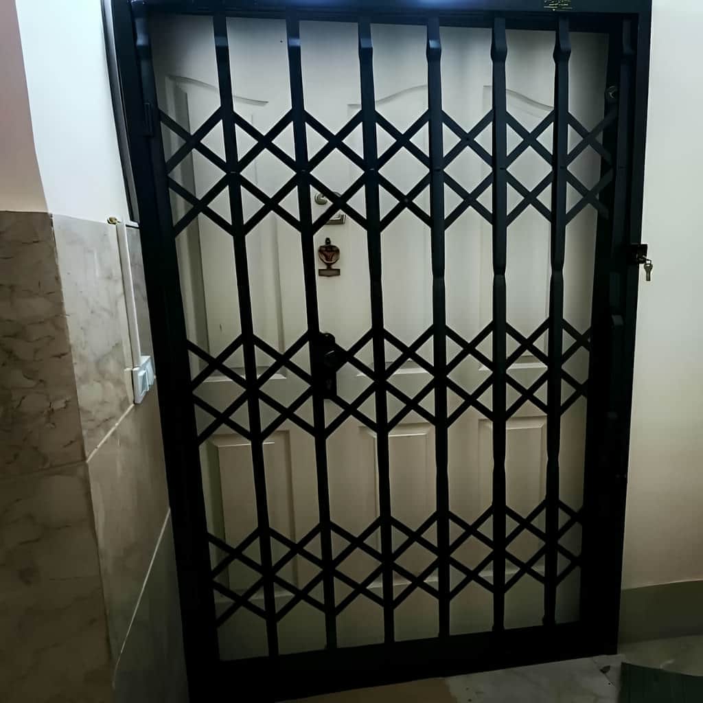 خرید درب آکاردئونی سه گل تسمه با طرح متراکم در بندر عباس