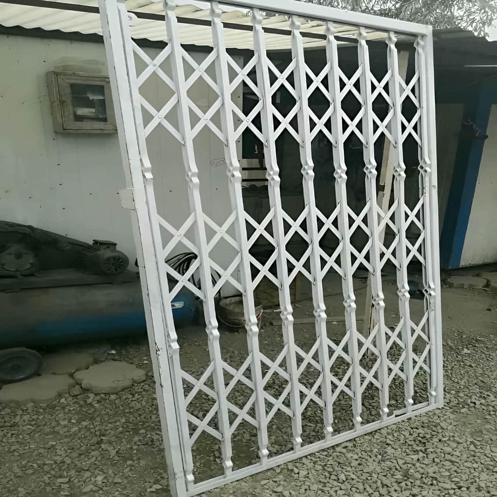 قیمت درب آکاردئونی سه گل تسمه با قفل توکار در بندر عباس