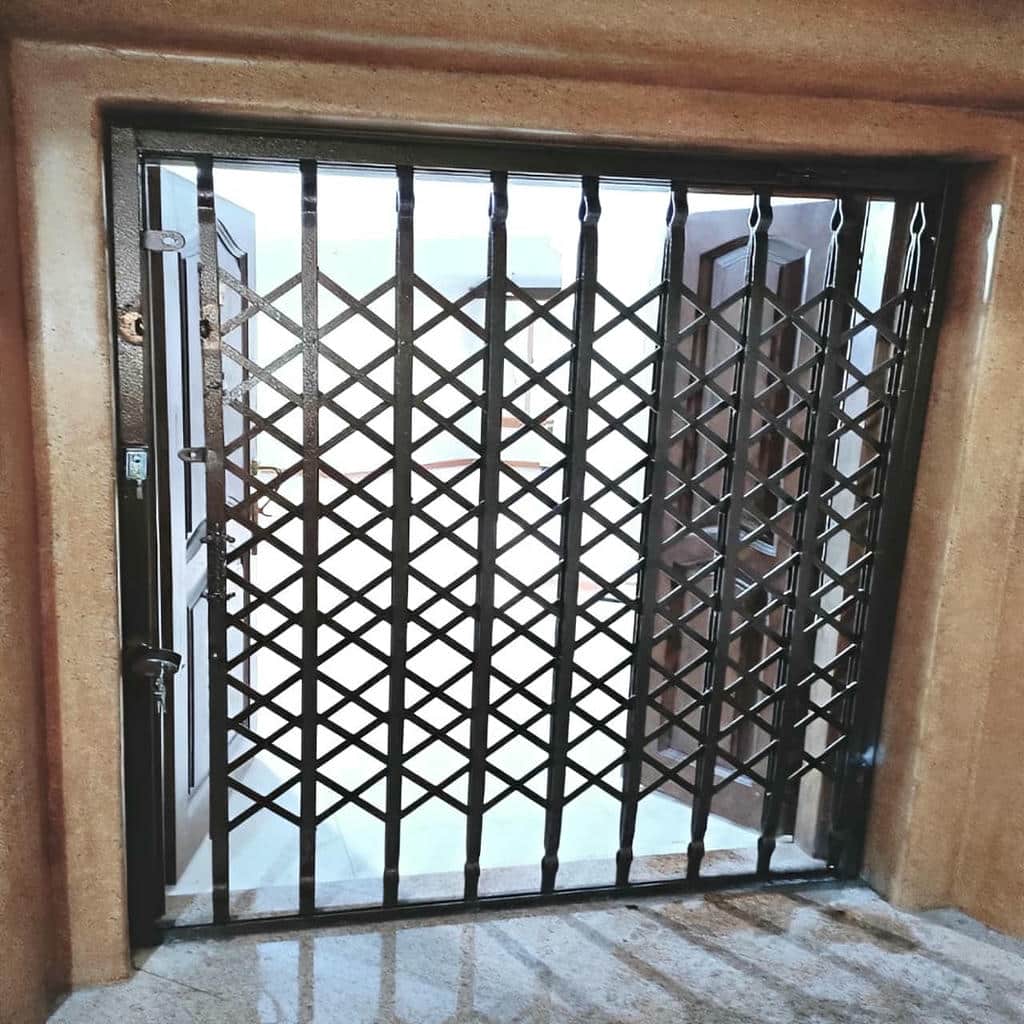 خرید درب آکاردئونی ضد سرقت آپارتمان با طرح لوزی در بندر عباس