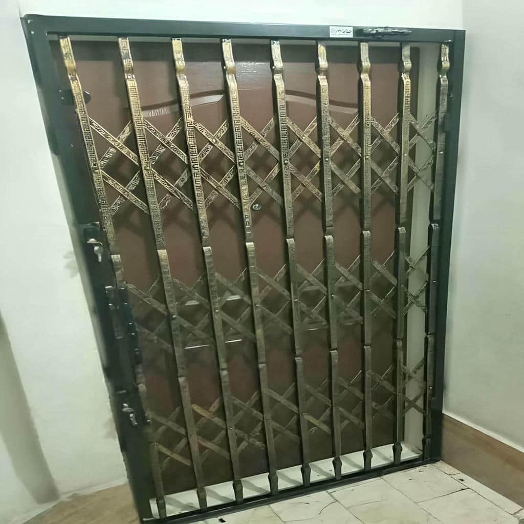 خرید درب آکاردئونی سلطنتی گل دار متناسب با ورودی در بندر عباس