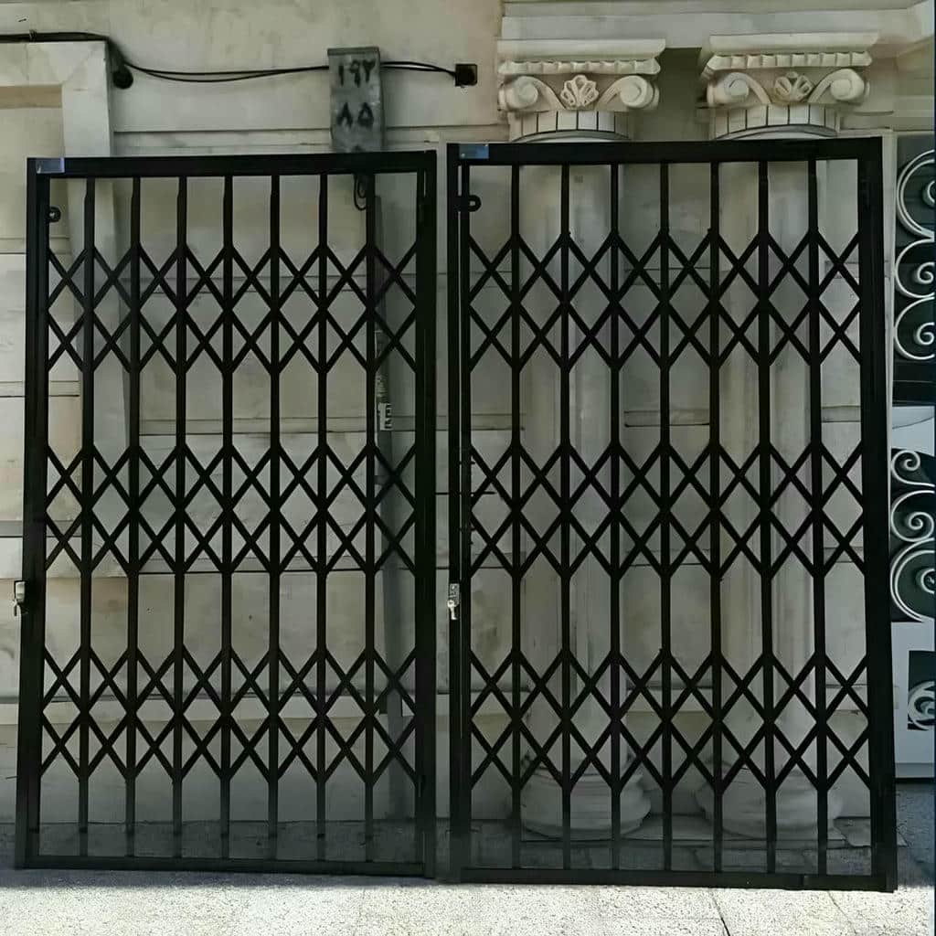 ساخت درب آکاردئونی سلطنتی گل دار با تسمه متراکم در بندر عباس