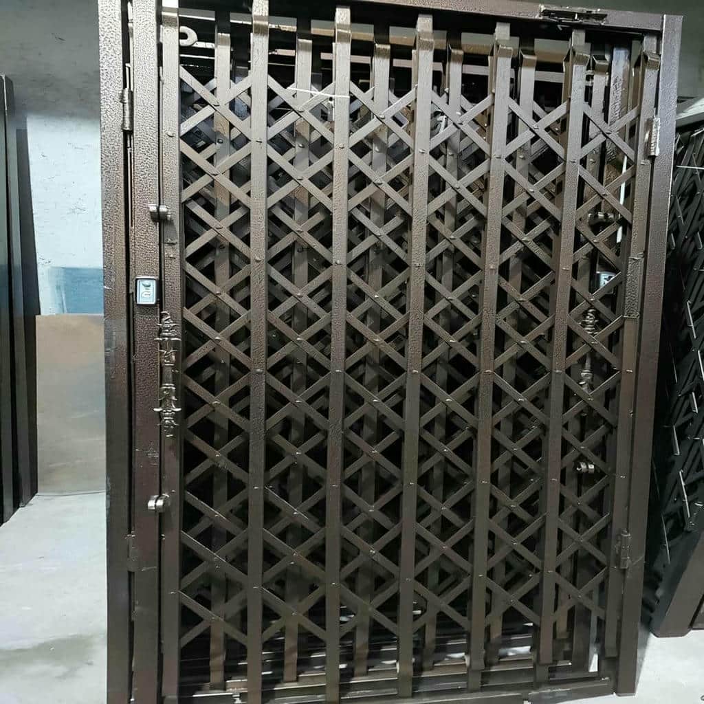نصب درب آکاردئونی قفل مخفی کتابی با ریل روان در بندر عباس