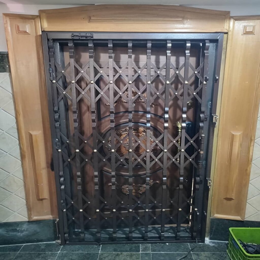 خدمات حفاظ آکاردئونی کم جا راهرو با بررسی محل نصب در بندر عباس خدمات حفاظ آکاردئونی کم جا راهرو با بررسی محل نصب در بندر عباس
