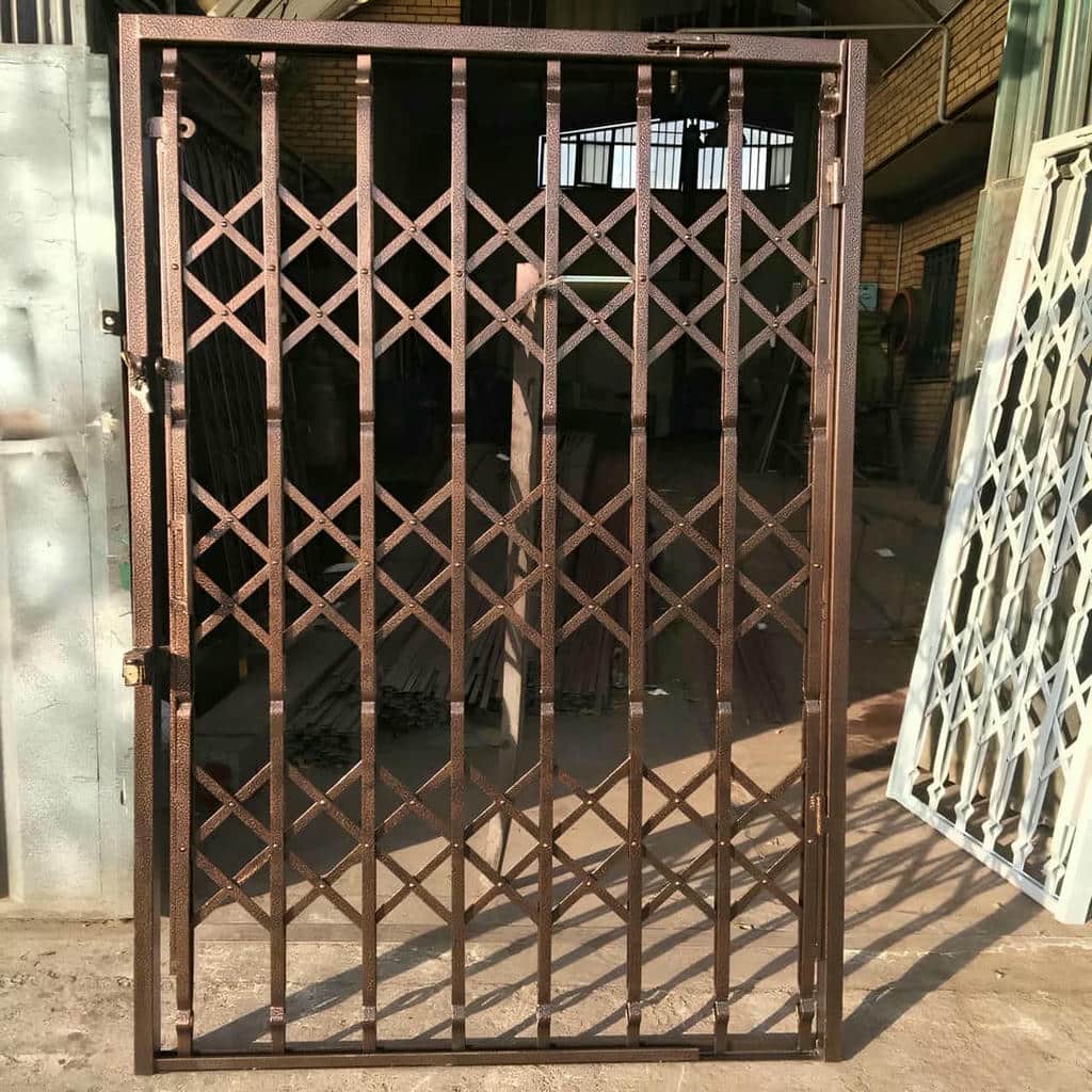 قیمت حفاظ آکاردئونی دو جداره ورودی با قفل توکار در بندر عباس قیمت حفاظ آکاردئونی دو جداره ورودی با قفل توکار در بندر عباس