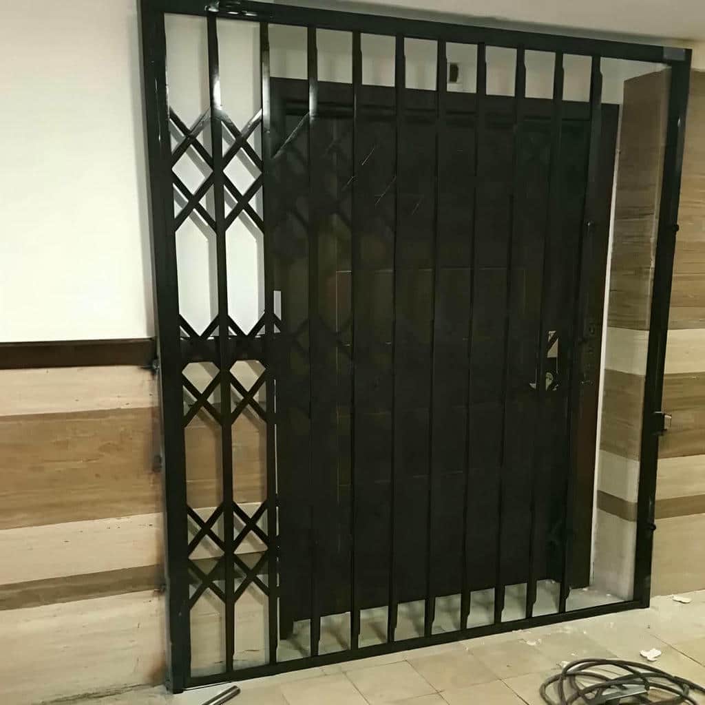 خرید حفاظ آکاردئونی درب واحد مسکونی با طرح ساده در بندر عباس