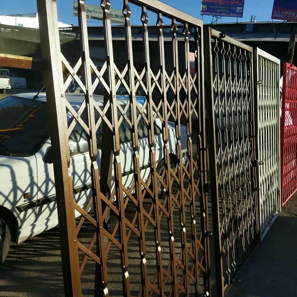 قیمت درب آکاردئونی طلایی سلطنتی با قفل توکار در بندر عباس