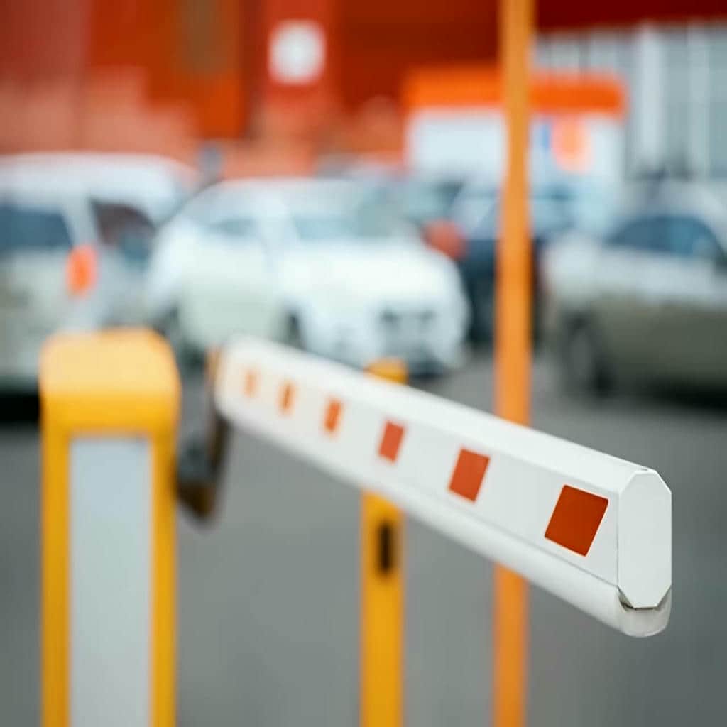 فروش راهبند ورودی صنعتی کامیون رو با تابلو فرمان در بندر عباس