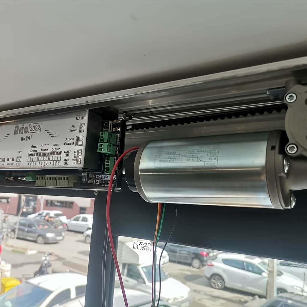 قیمت درب اتوماتیک شیشهای فروشگاهی پرتردد در بندر عباس قیمت درب اتوماتیک شیشهای فروشگاهی پرتردد در بندر عباس