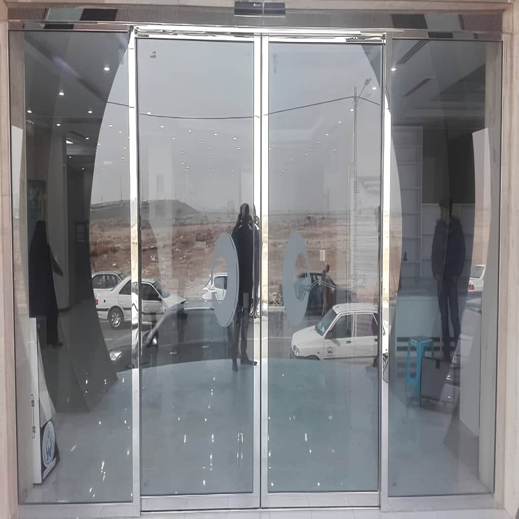 نصب درب اتوماتیک شیشهای فریم دار در بندر عباس نصب درب اتوماتیک شیشهای فریم دار در بندر عباس