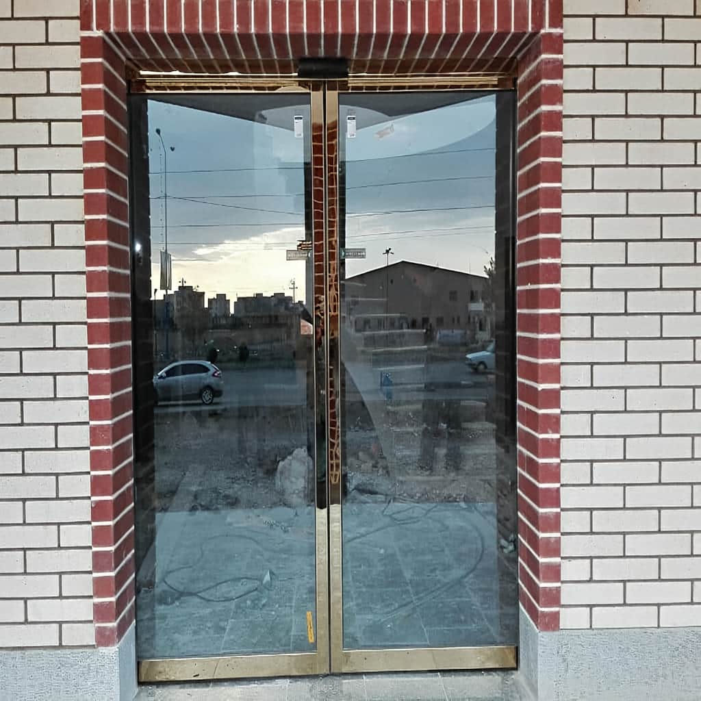 درب شیشهای اتوماتیک بیمارستانی تکلنگه در بندر عباس درب شیشهای اتوماتیک بیمارستانی تکلنگه در بندر عباس