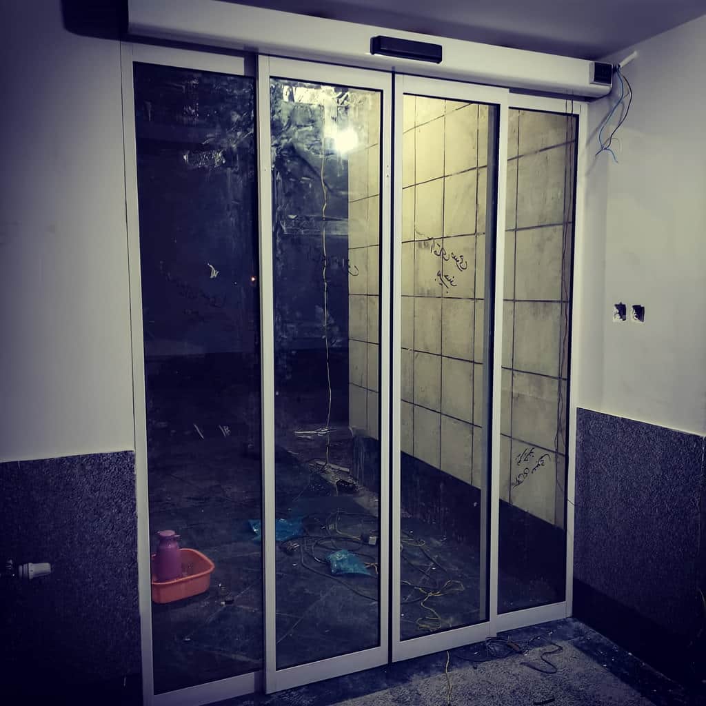 سفارش درب شیشه‌ای اتوماتیک فریم آلومینیوم در بندر عباس