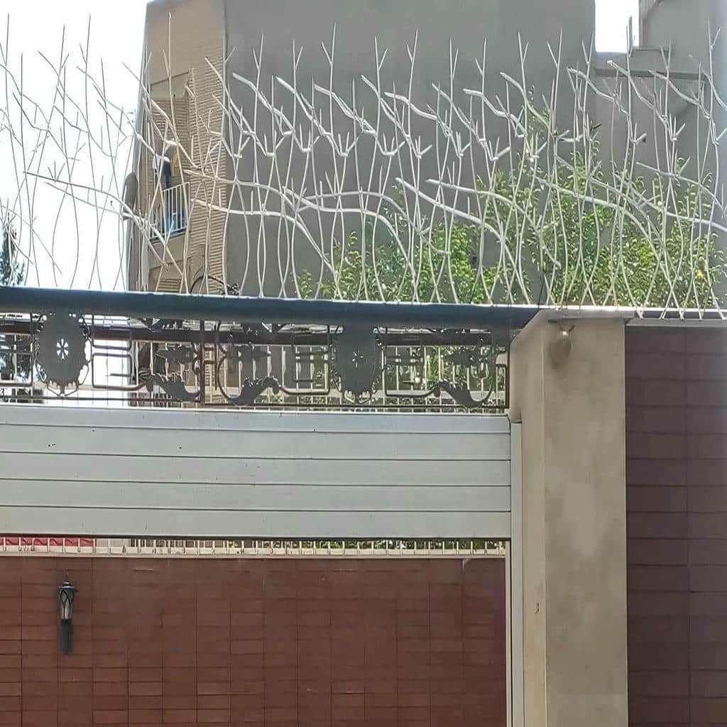نصب حفاظ شاخ گوزنی پرتراکم امنیتی در بندر عباس با زیرسازی مناسب