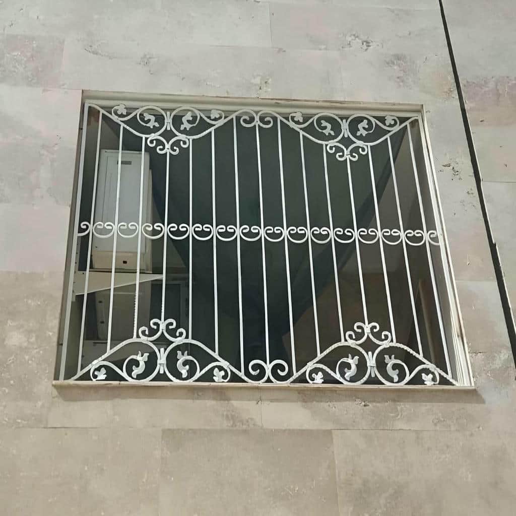 سفارش حفاظ پنجره رنگی کوره ای با رنگ هماهنگ در بندر عباس