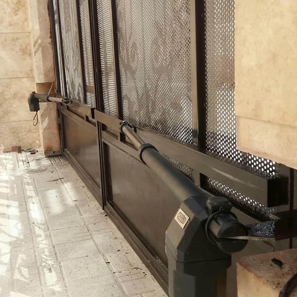 سفارش جک درب پارکینگ سنگین کورس بلند با بررسی عرض لنگه در بندر عباس