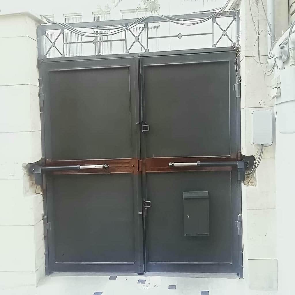 خدمات جک درب ویلایی بازویی با تنظیم تابلو فرمان در بندر عباس خدمات جک درب ویلایی بازویی با تنظیم تابلو فرمان در بندر عباس