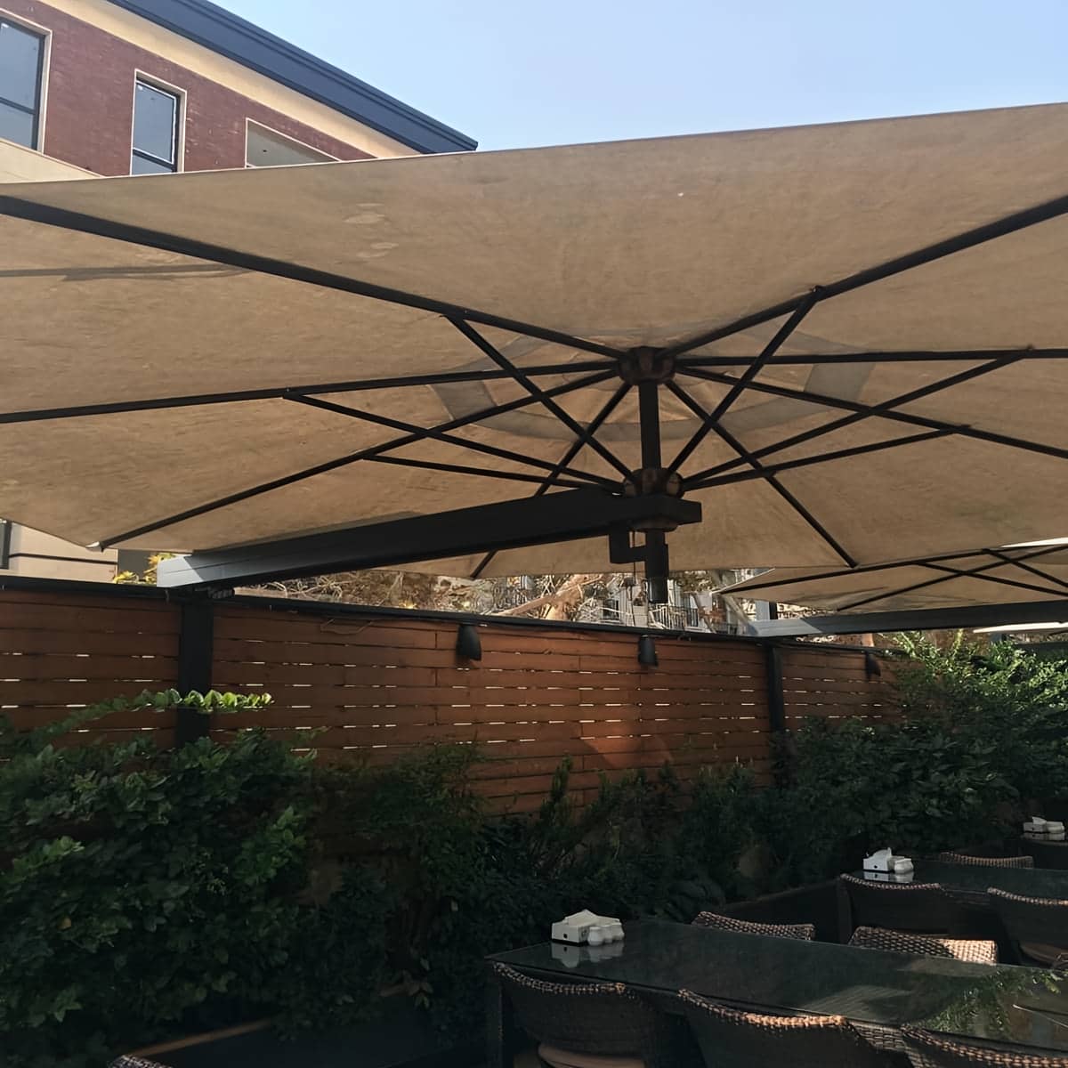 سایبان برقی در بندرعباس برای مغازه
