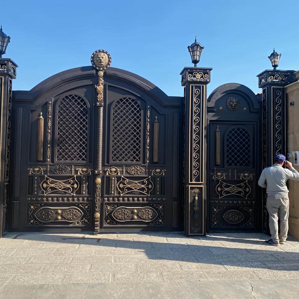 نصب درب پارکینگ لوکس ورودی ویلا دو لنگه در بندر عباس نصب درب پارکینگ لوکس ورودی ویلا دو لنگه در بندر عباس