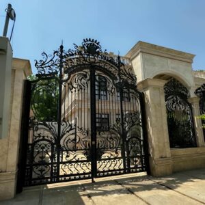 9 مدل درب پارکینگ مینیمال خطی در بندر عباس