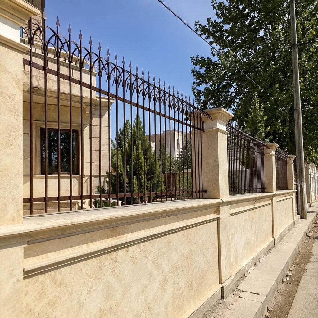 اجرای حفاظ دیوار ویلایی مدرن طرح نیزه در بندر عباس با تراز دقیق اجرای حفاظ دیوار ویلایی مدرن طرح نیزه در بندر عباس با تراز دقیق