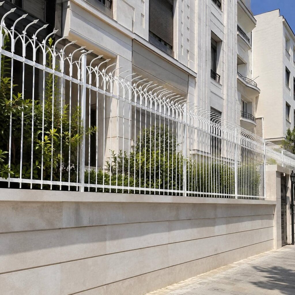 خدمات نصب نرده حفاظ دیوار ساده در بندر عباس با بررسی تاج دیوار