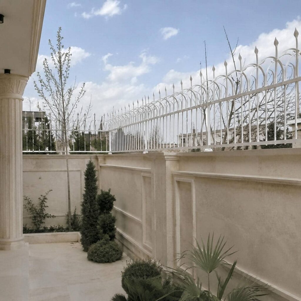 ساخت حفاظ دیوار مدرن خطی در بندر عباس با خطوط یکنواخت