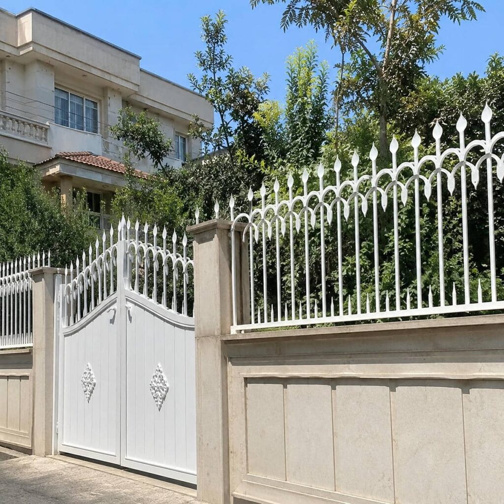 نرده حفاظ دیوار ساده در بندر عباس با پروفیلهای منظم نرده حفاظ دیوار ساده در بندر عباس با پروفیلهای منظم
