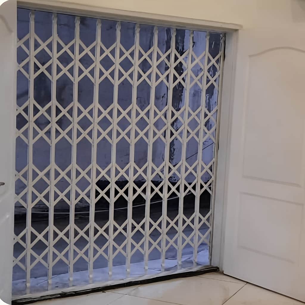 حفاظ کرکره ای بندر عباس نمای مدرن ساختمان