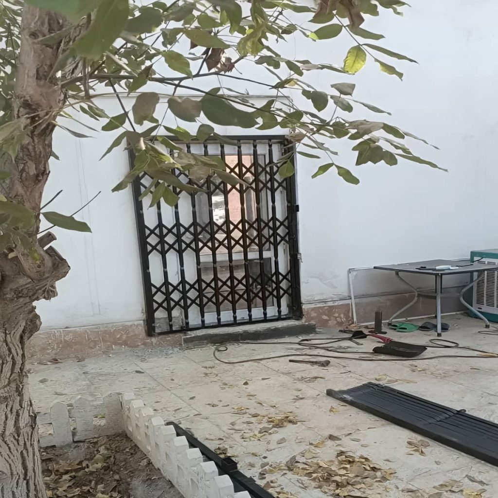 درب آکاردئونی آپارتمان بندر عباس با پوشش مقاوم