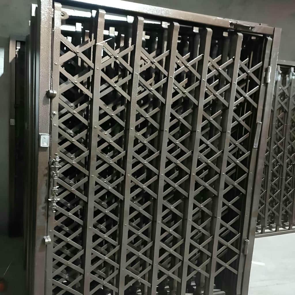 حفاظ درب ورودی بندر عباس با طراحی سفارشی