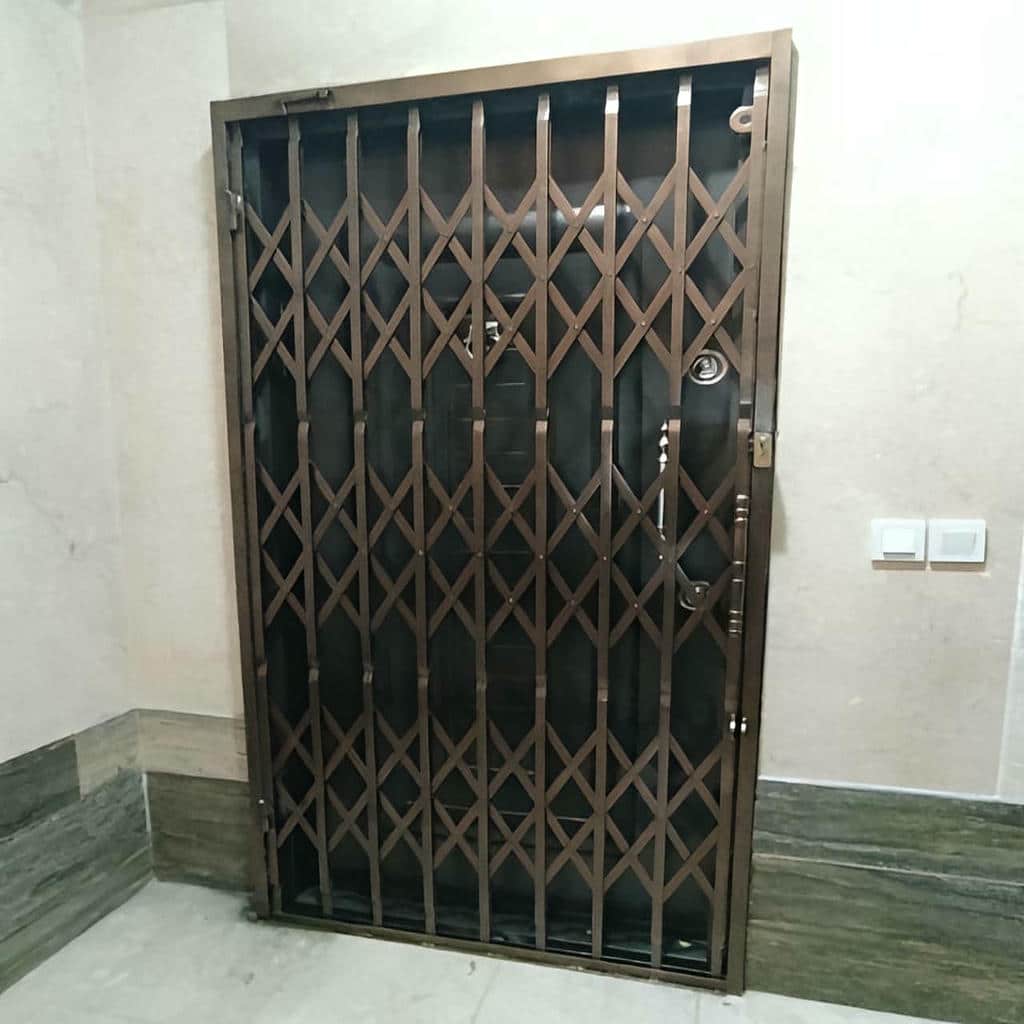 حفاظ کشویی قفل دار ساختمان