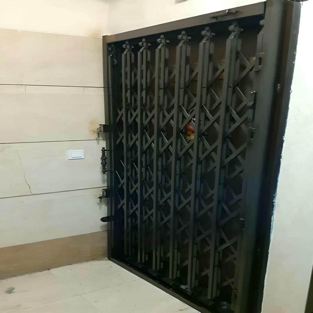 حفاظ آکاردئونی بندر عباس ورودی ساختمان