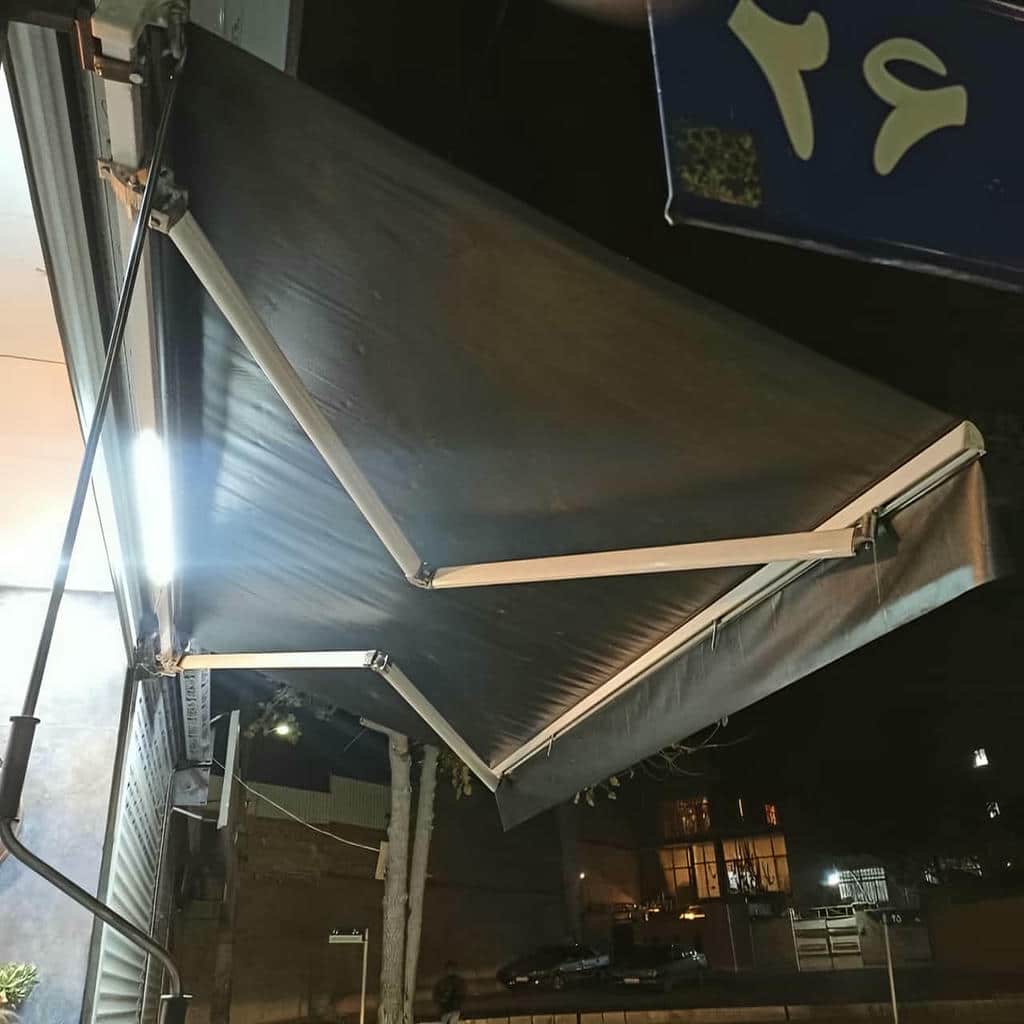 سایبان تاشو فروشگاه با رنگ هماهنگ