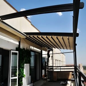سقف متحرک پارچه ای بندر عباس با پوشش پارچه ای روشن