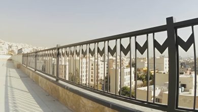 نرده چوبی راه پله بندر عباس با چوب طبیعی و طراحی کلاسیک