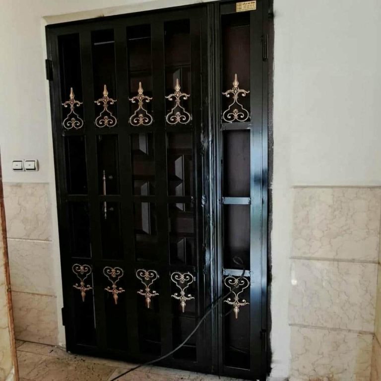 حفاظ کرکره ای بندر عباس با طرح فلزی هماهنگ نما