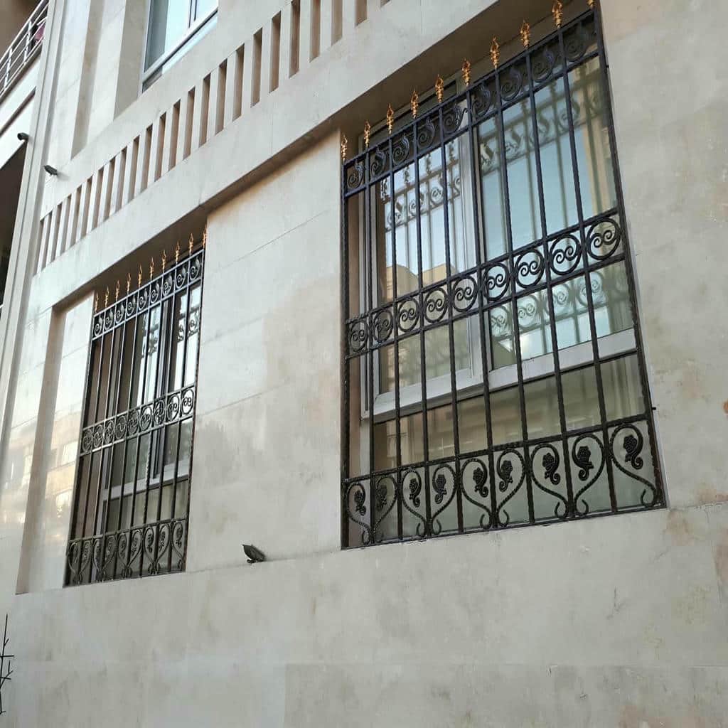 حفاظ پنجره آهنی طبقه همکف بندر عباس با طرح ساده