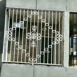 حفاظ پنجره دوجداره بندر عباس با قاب فلزی مقاوم