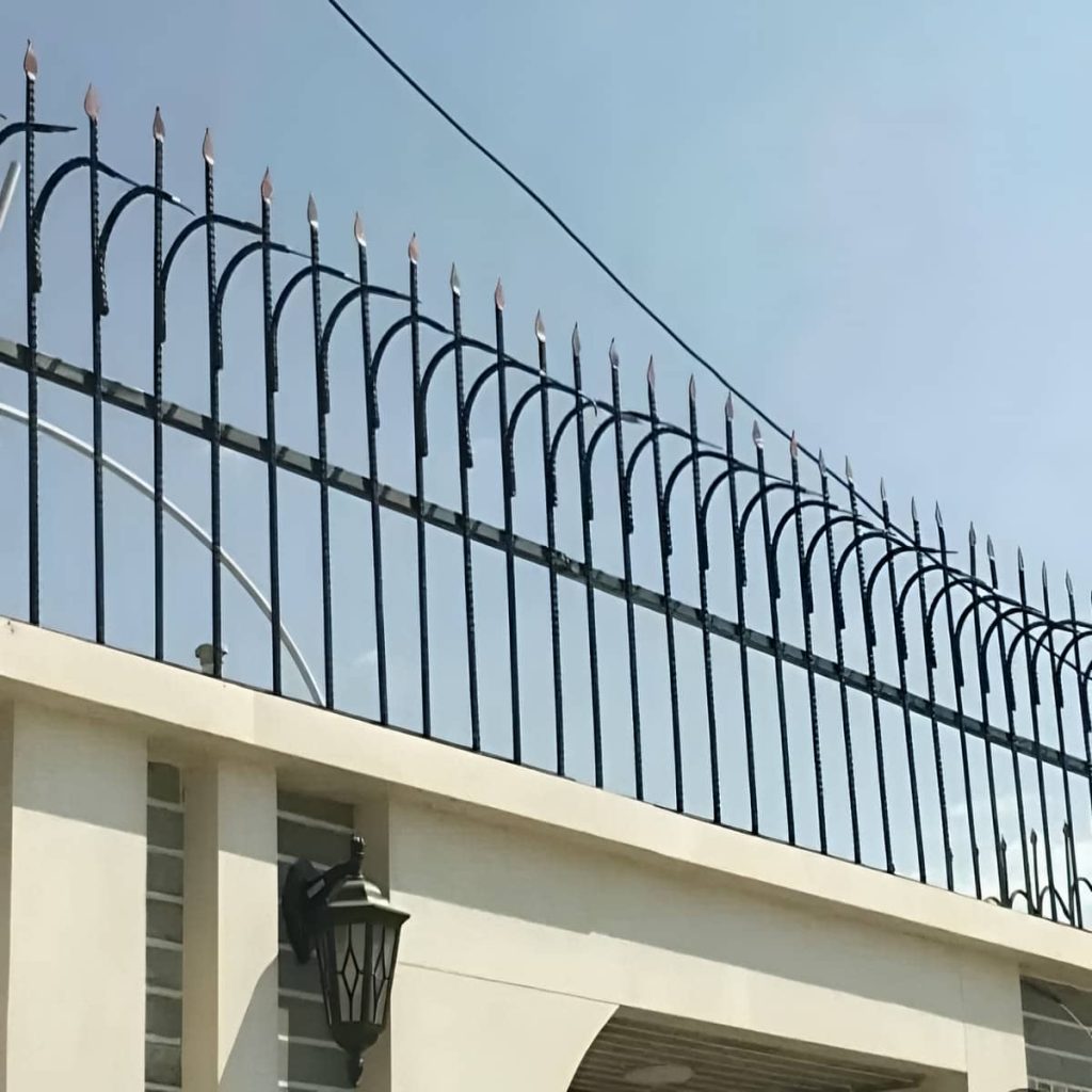 حفاظ دیوار سرنیزه ای بندر عباس نمای ساختمان