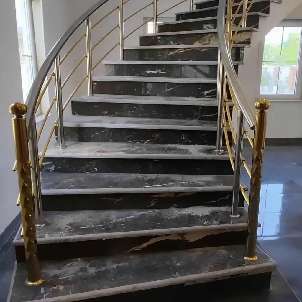 نرده استیل بالکن بندر عباس مدل براق