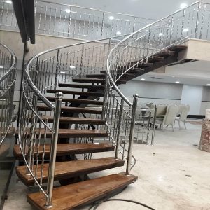 نرده استیل بالکن بندر عباس با طراحی مدرن