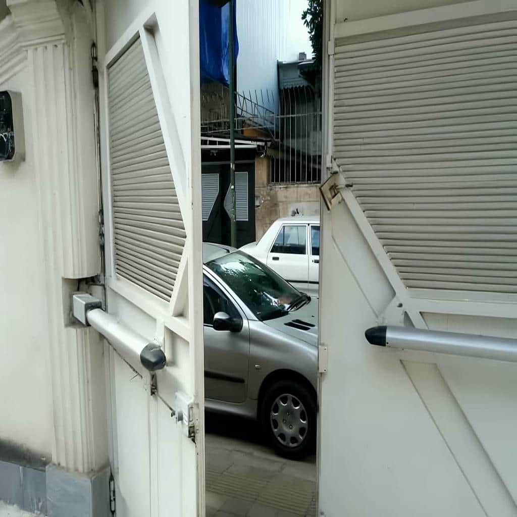 موتور ریلی درب پارکینگ مشکی برای حیاط