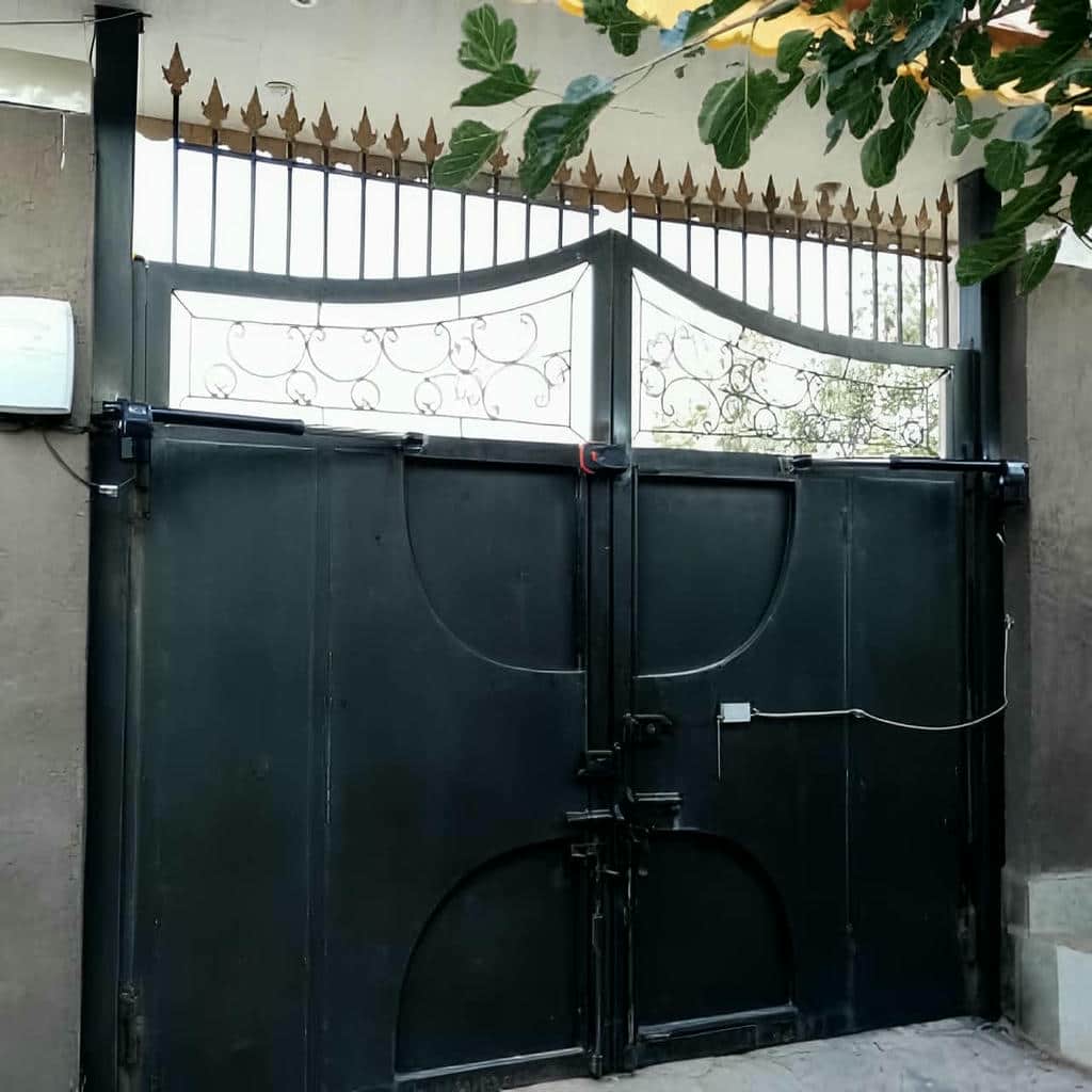 جک برقی درب حیاط با رنگ سفارشی