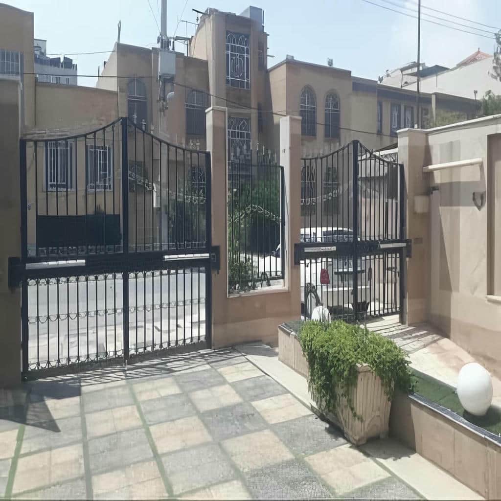 جک الکترومکانیک بندر عباس با بدنه مقاوم و موتور قدرتمند