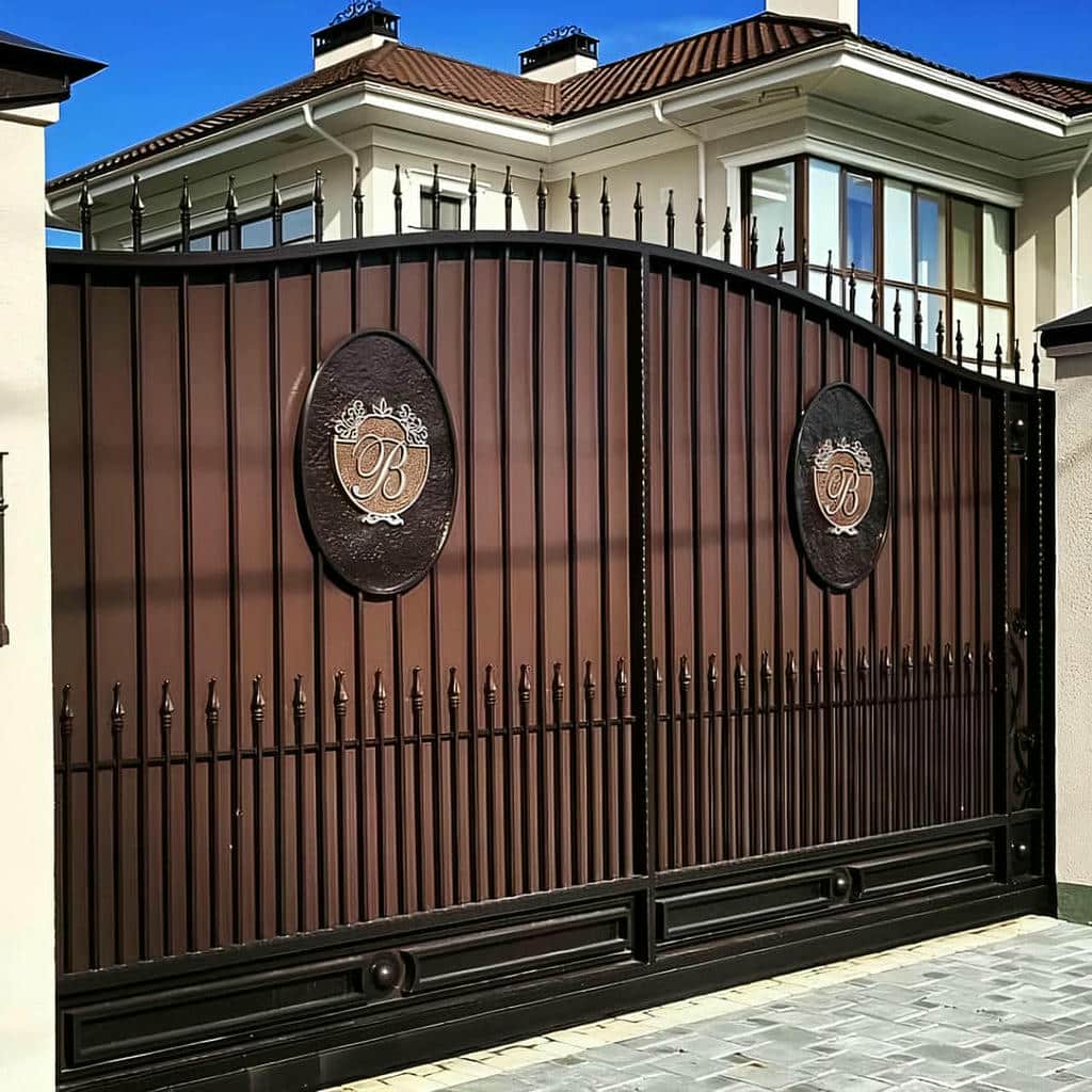 درب آهنی پارکینگ با طرح مدرن
